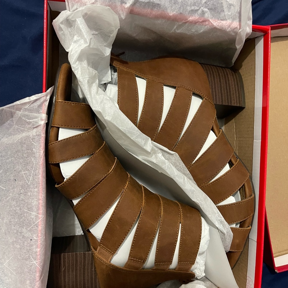 AEROSOLES Brown Strappy Wedges